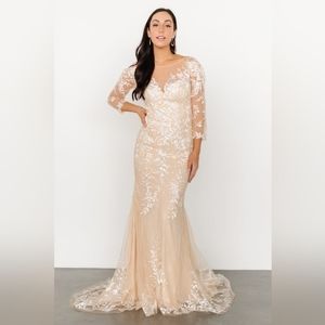 Baltic Barn Never worn wedding dress Beige perfect condition stunning medium